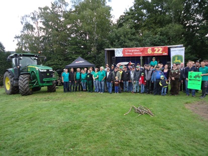 Gruppenbild der Aussteller und Veranstalter